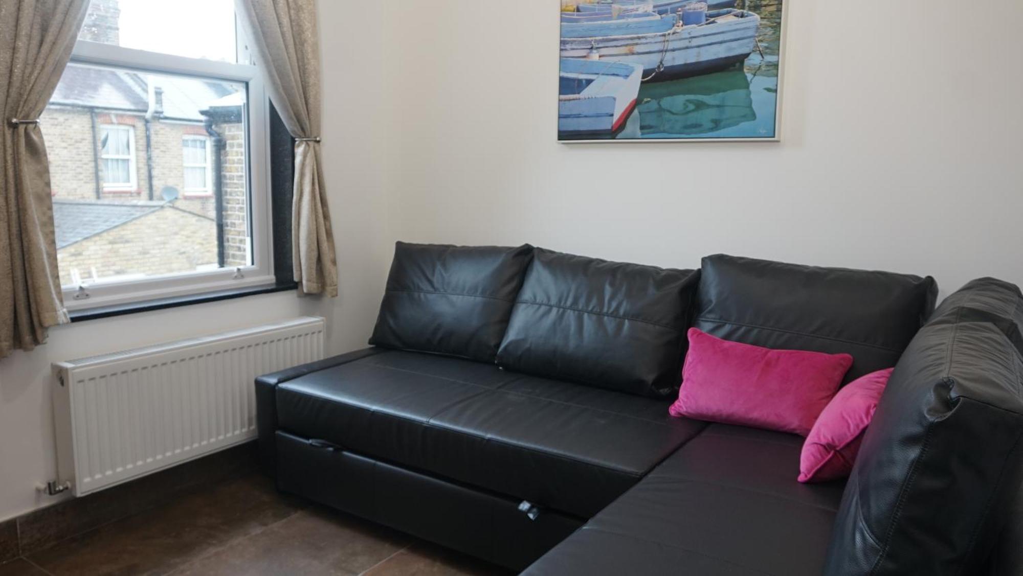 Beautiful London Home Sleeps 6, 2 Minutes To Metro Exterior photo