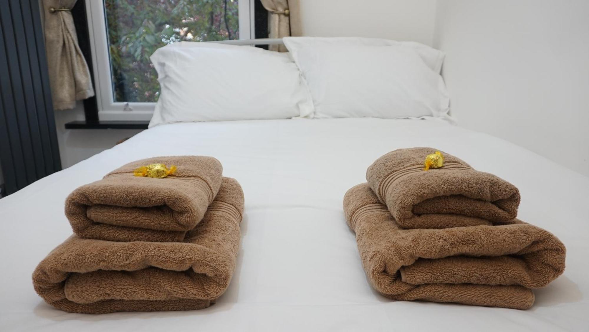 Beautiful London Home Sleeps 6, 2 Minutes To Metro Exterior photo