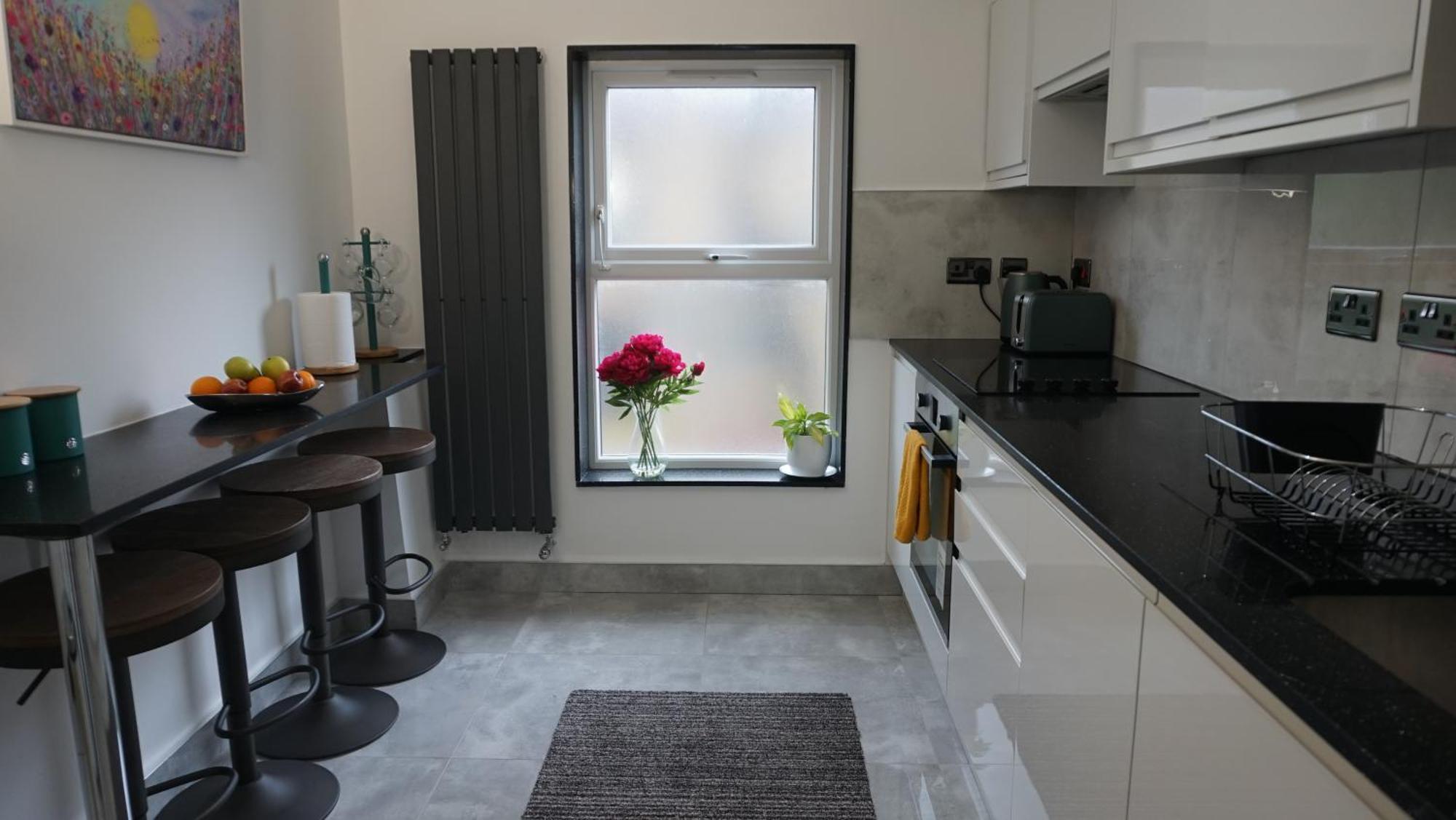 Beautiful London Home Sleeps 6, 2 Minutes To Metro Exterior photo